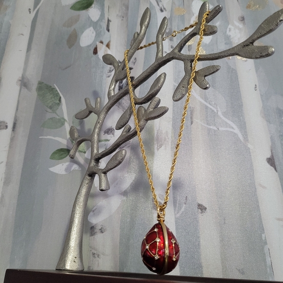 Egg Pendant Red & Gold Enameled Trellis  With Crystals On Gold-tone Rope Chain - Picture 3 of 16